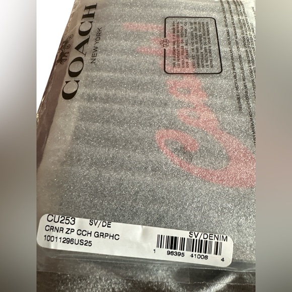 NWT Coach Corner Zip Wristlet With Coach Graphic - Picture 5 of 5